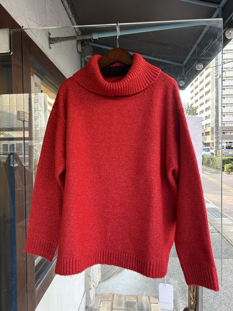 スリットタートルカラーニット レッド