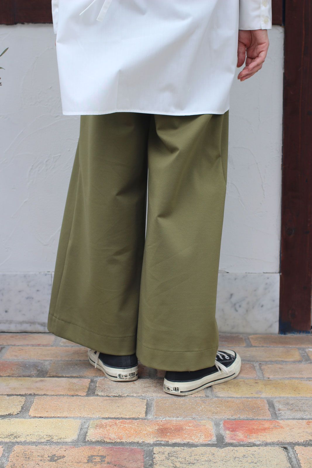ヴーナスティアポンチワイドパンツ カーキ