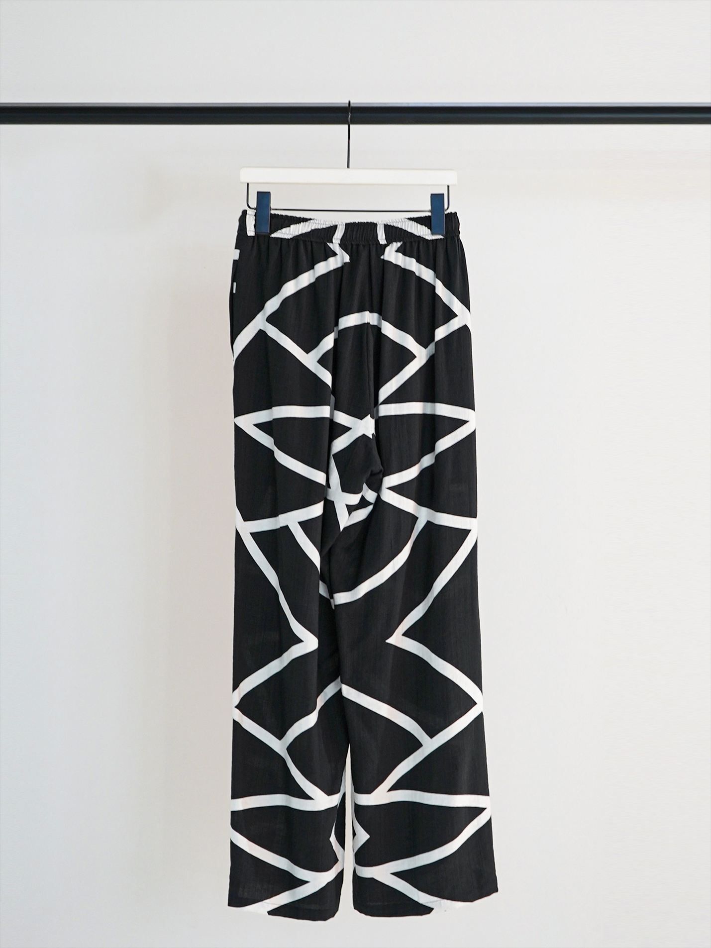 [3961-018KK] ラインプリントイージーPT ブラック