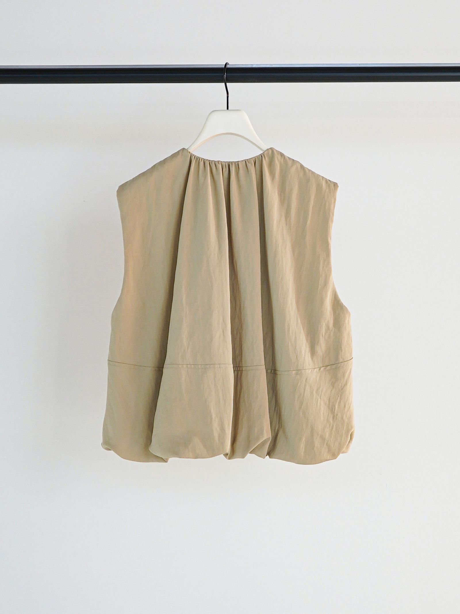 [4261-025MK] ダブルジップバルーンジレ ベージュ