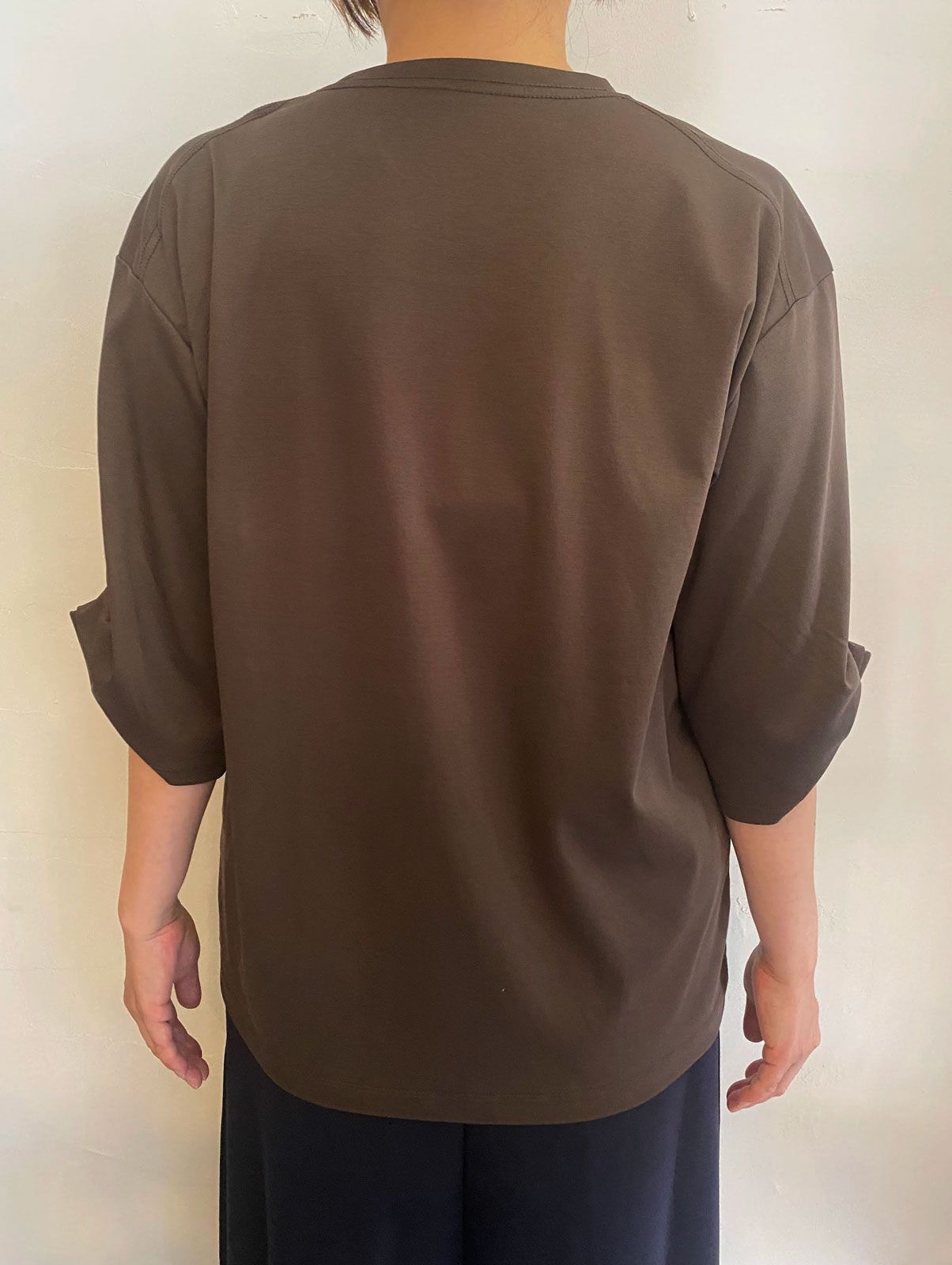 刺繍ロゴTシャツ ダークカーキ