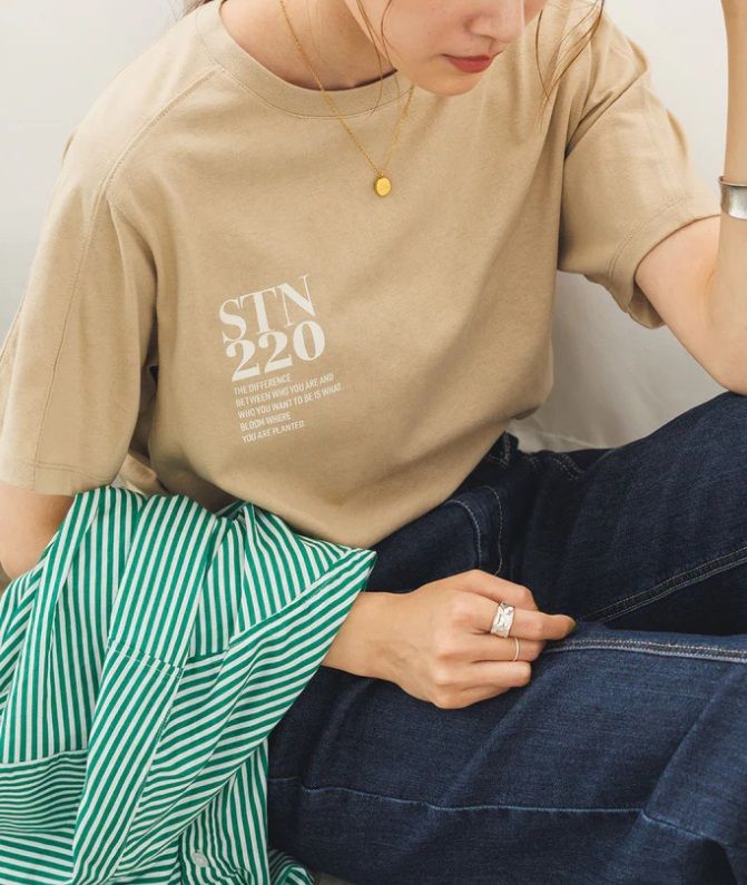ロゴTシャツ ベージュ