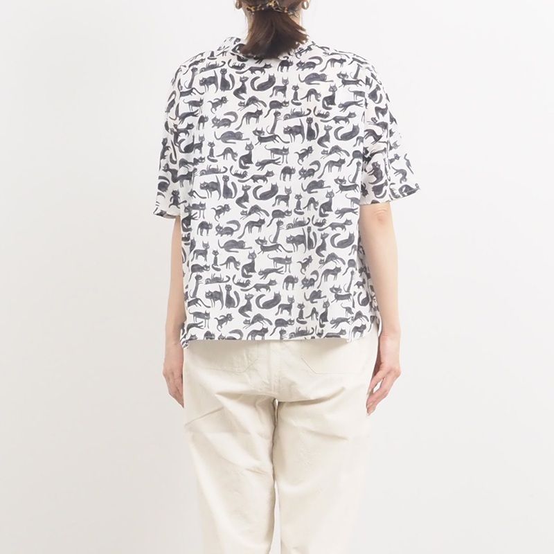 猫プリントスリーブレスブラウス オフxブラック