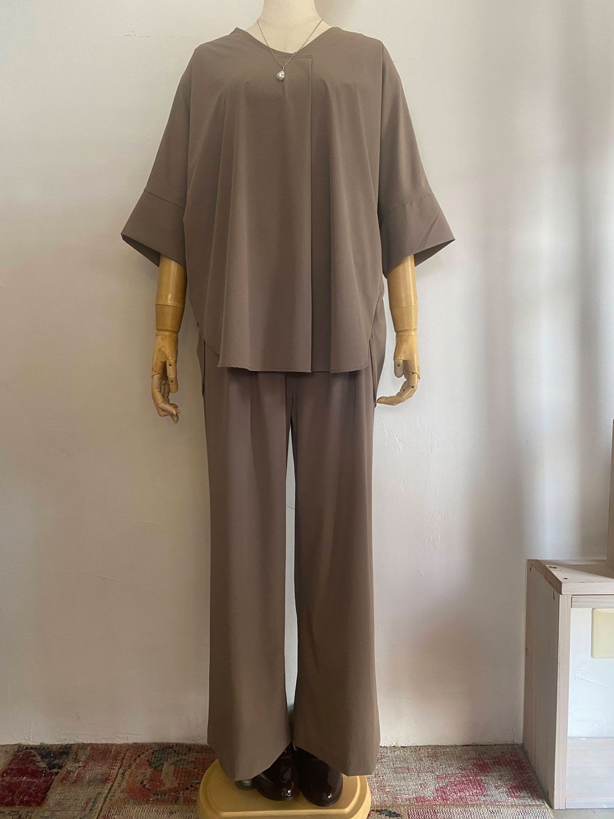 ICE TOUCH 接触冷感厚ワイドストレートパンツ モカ