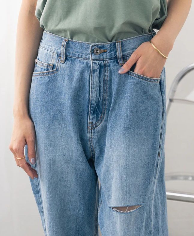 バックデザインデニムパンツ ブリーチ