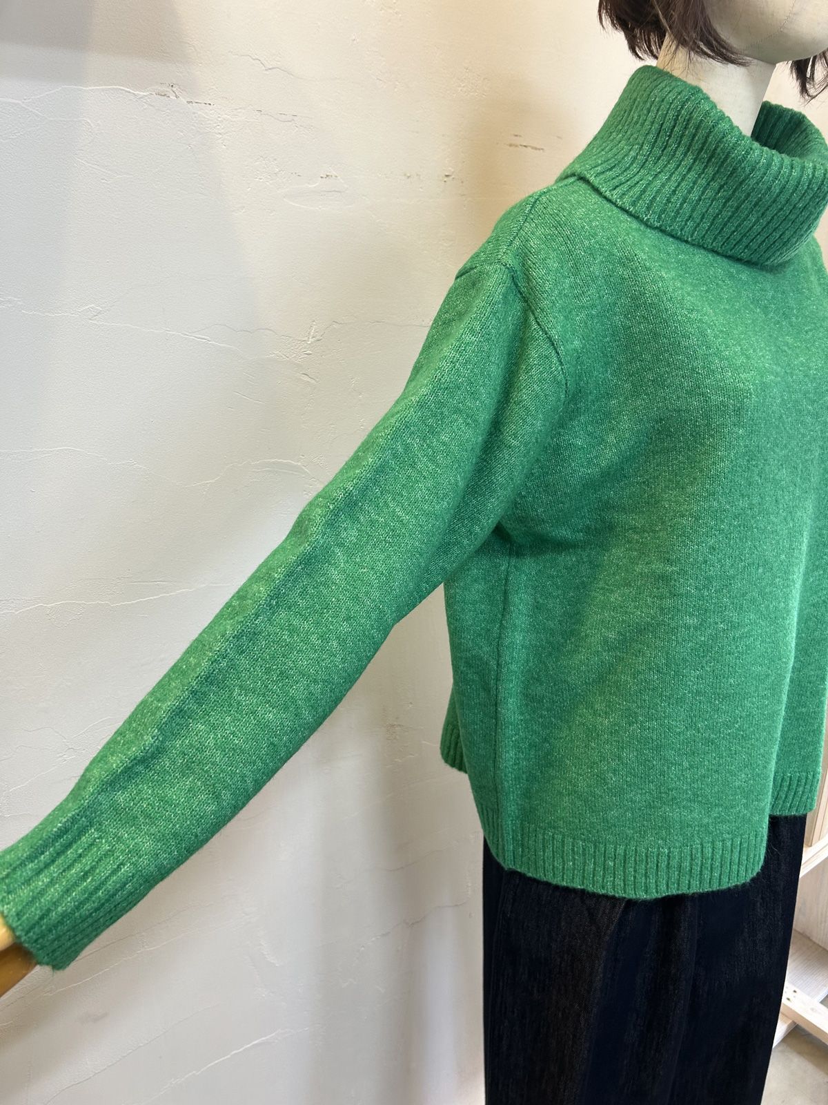 スリットタートルカラーニット グリーン
