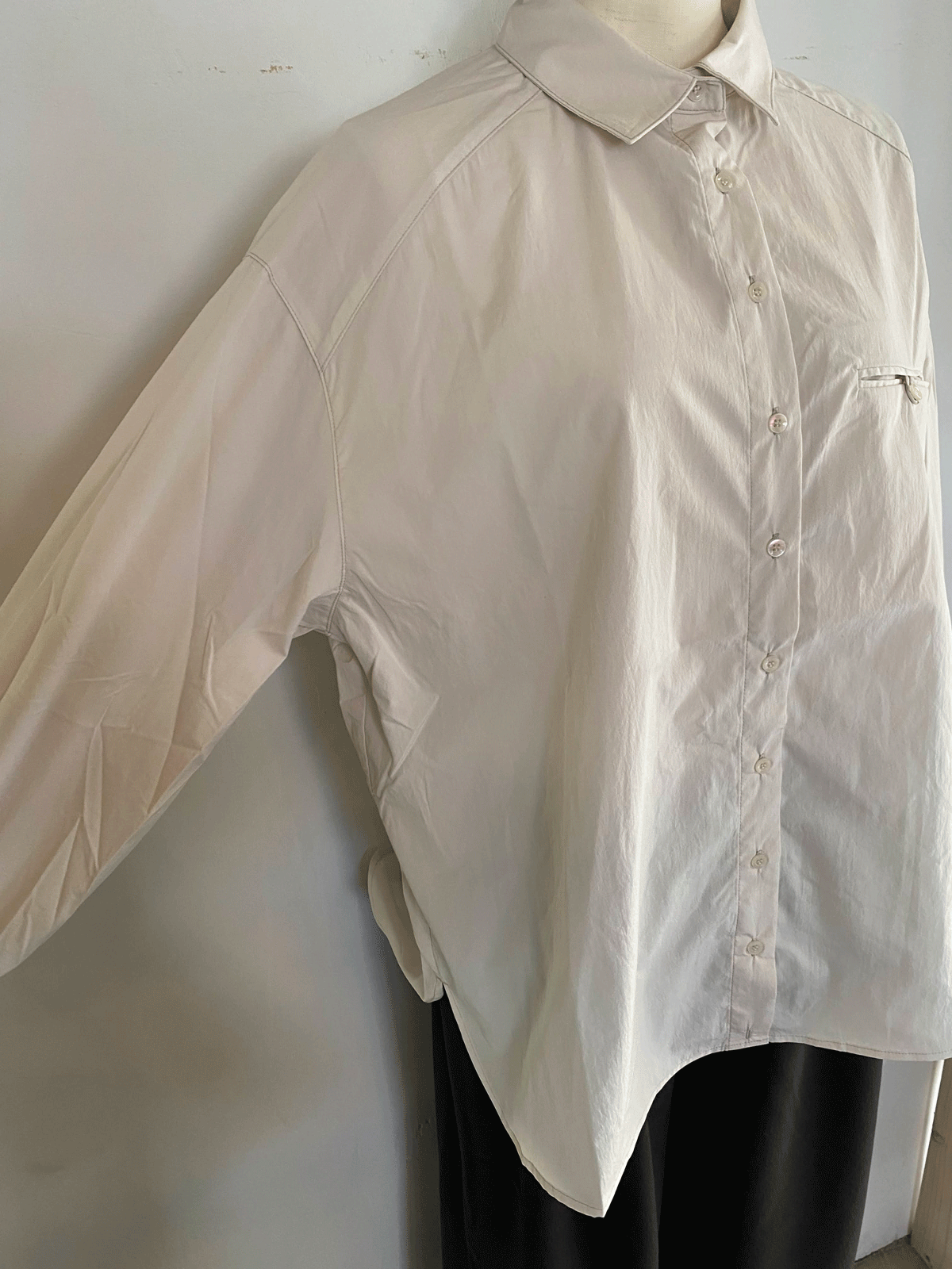ポリエステルブロード 丈2WAYシャツ オフホワイト