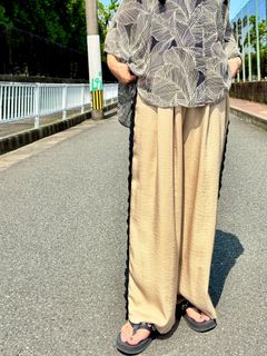 ヴィンテージサテンサイドフリルパンツ ベージュ