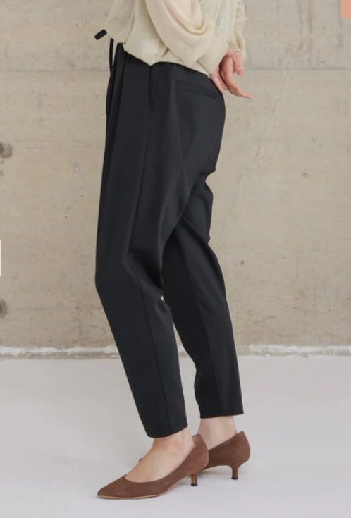 ハイテンションストレッチルーズテーパードパンツ ブラック