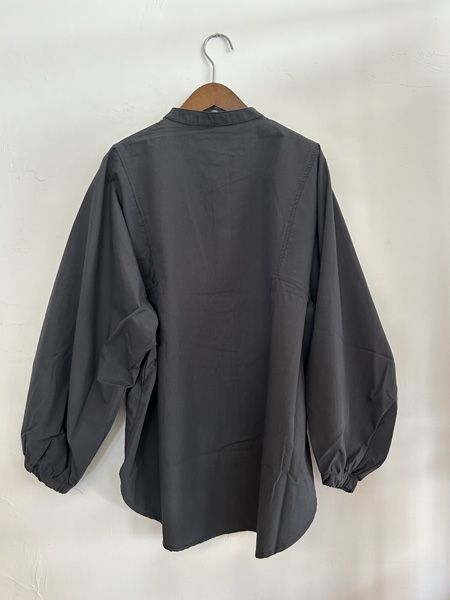 近江晒50sブロード袖ボリュームシャツ チャコール