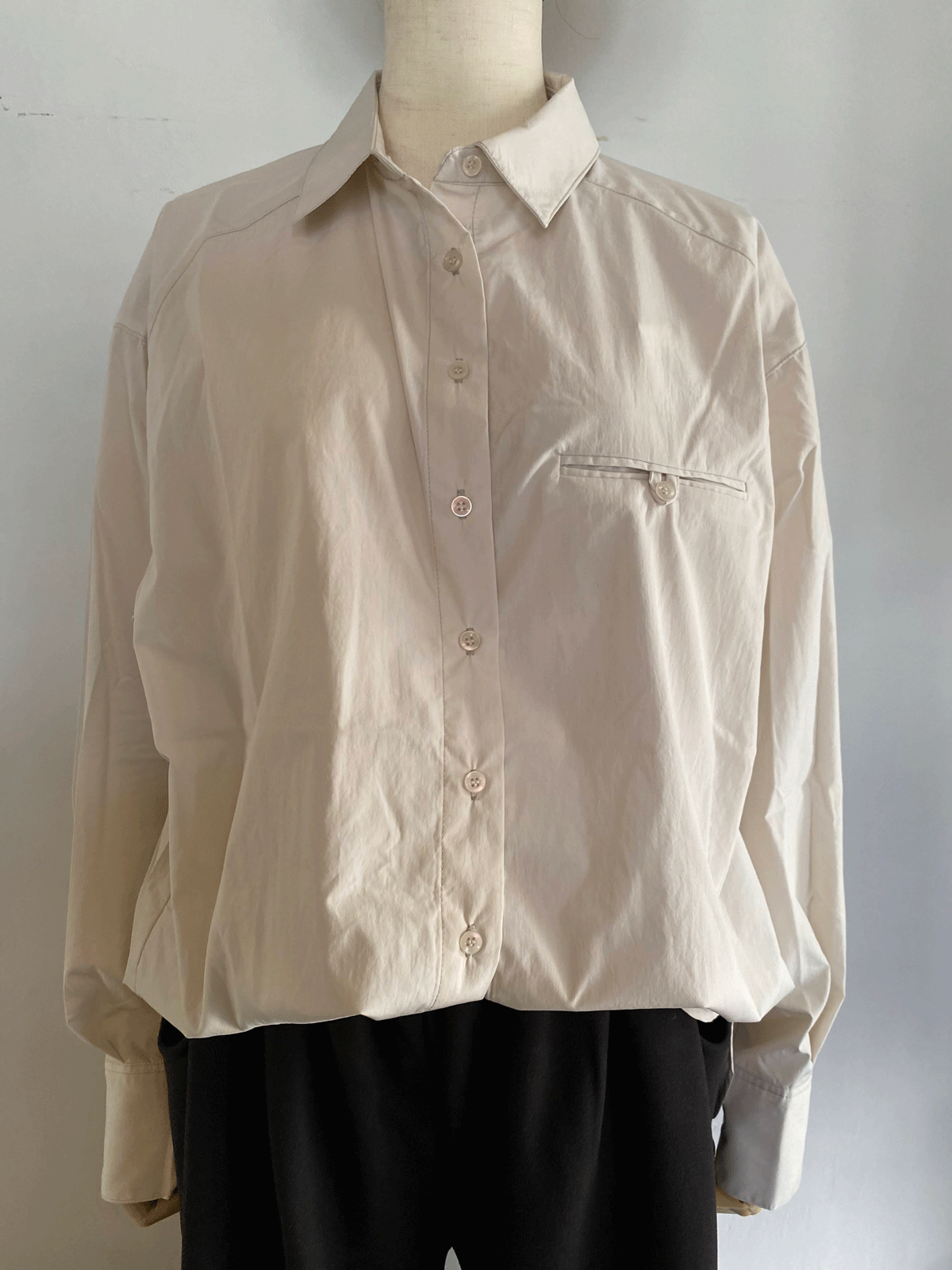 ポリエステルブロード 丈2WAYシャツ オフホワイト