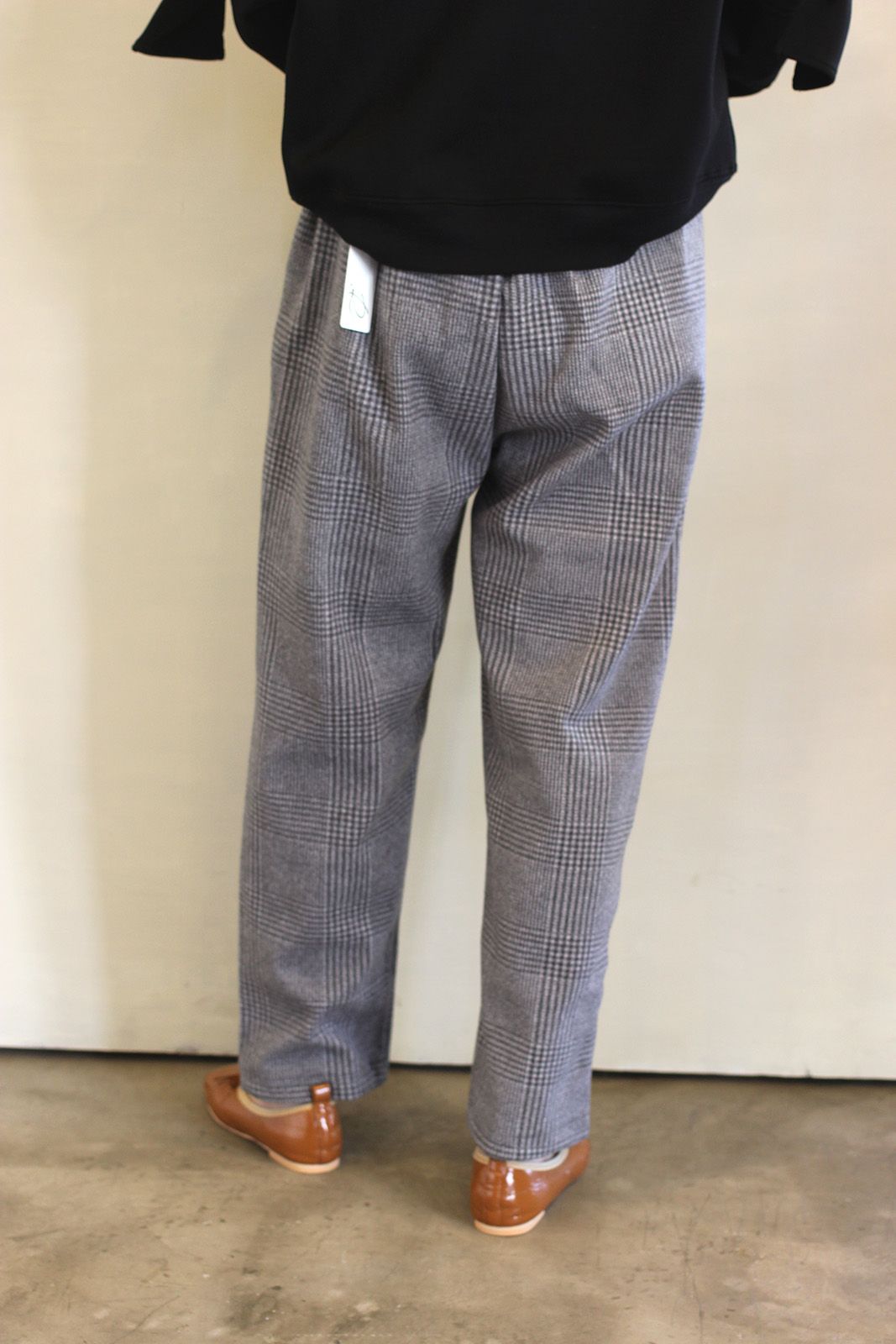 WOOLET杢グレンチェックタックパンツ チャコール