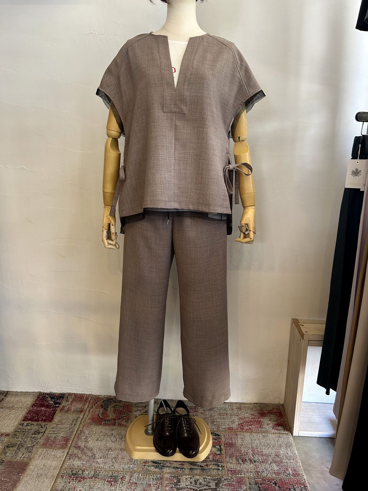 Reflaxキャンバスセミワイドパンツ モカ