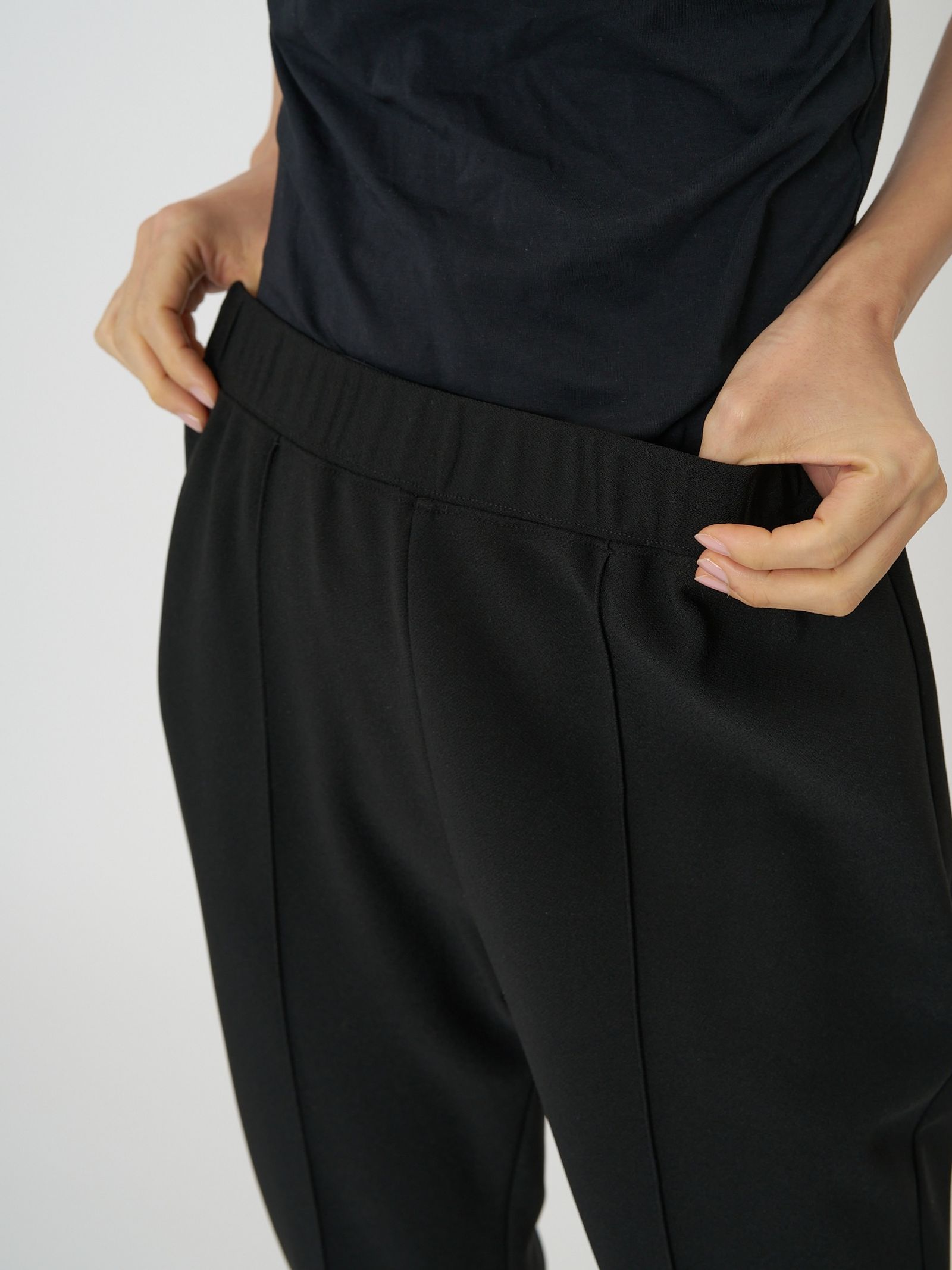 [3261-012KK] ストレッチカプリスリットPT ブラック