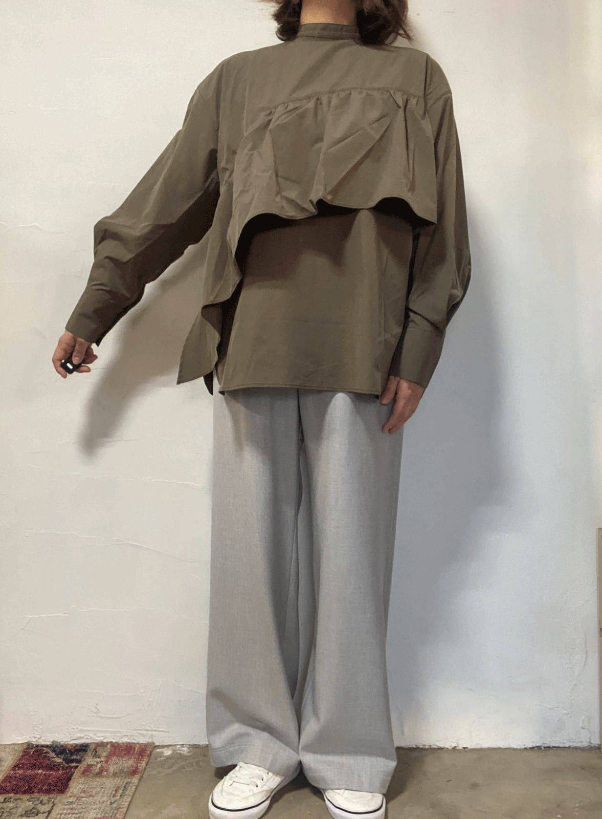 ポリエステルブロード フリルシャツ カーキ
