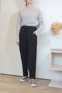 ツムギ―トコクーンテーパードパンツ ブラック