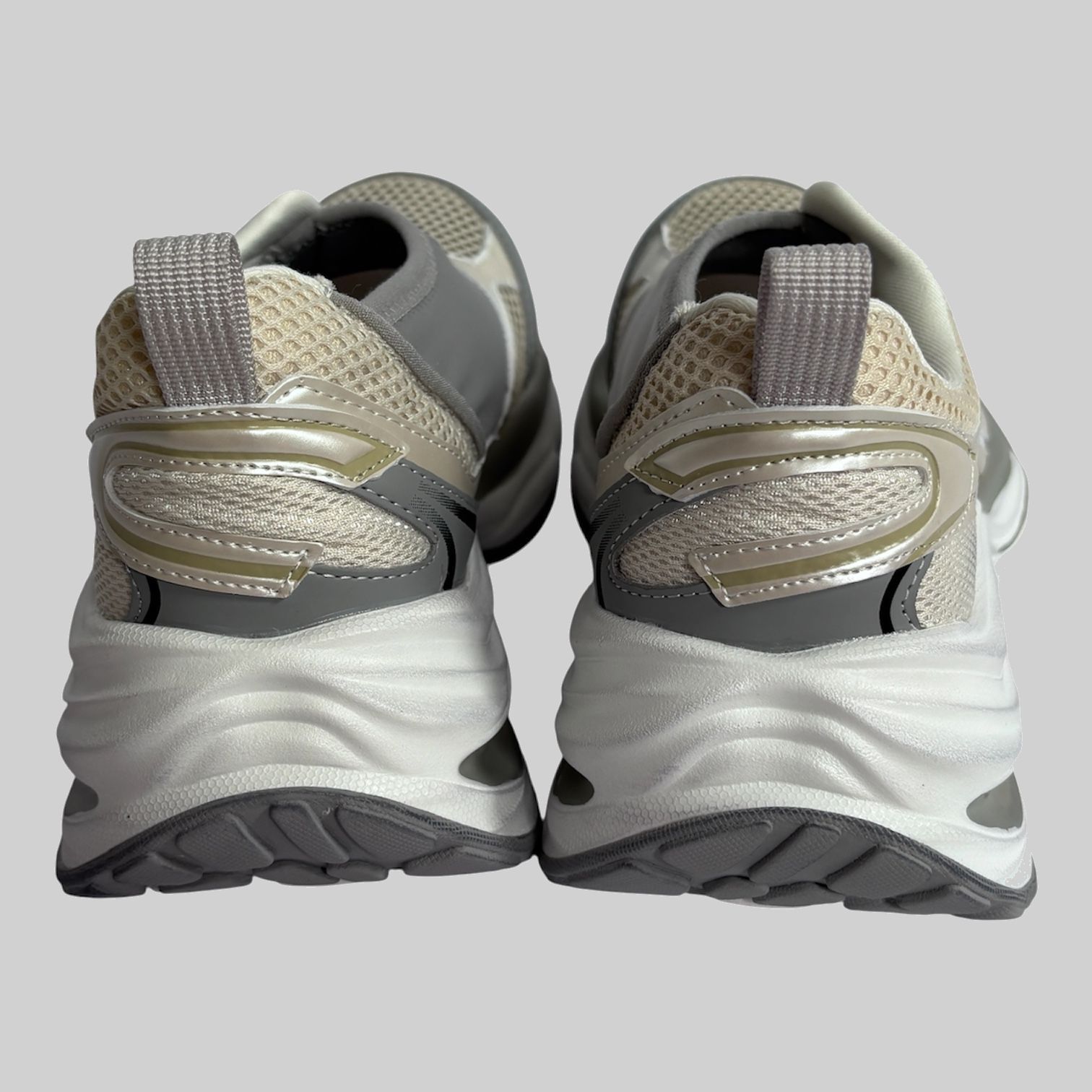 Mesh Slip-On Sneakers グレー