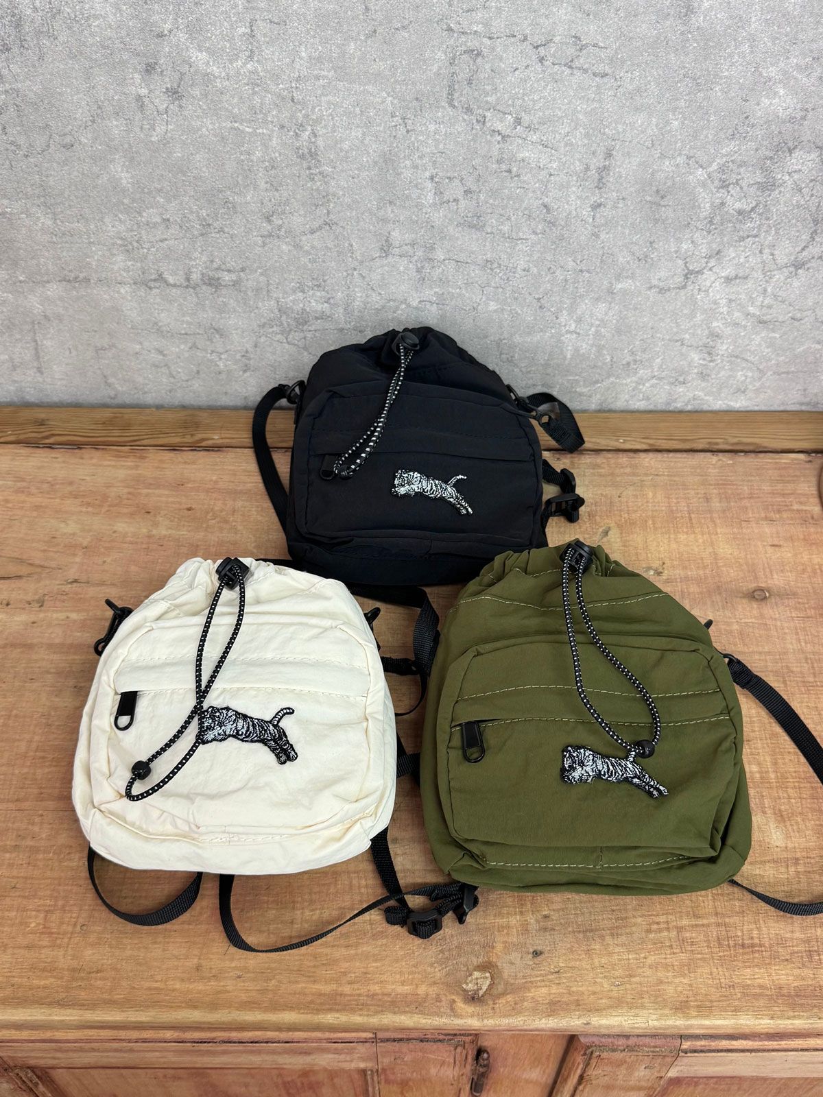 TORA トラ ミニバッグ アイボリー