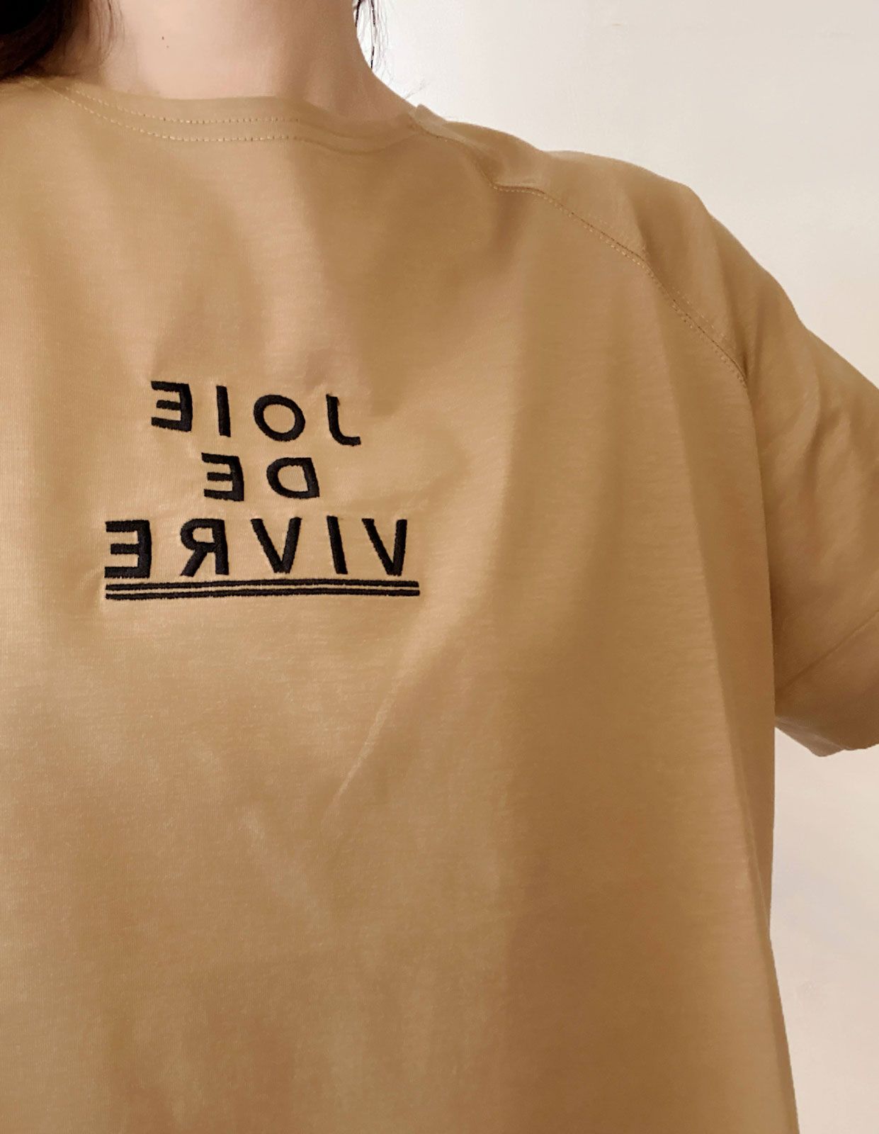 ロゴ刺繍ラグランTシャツ beige