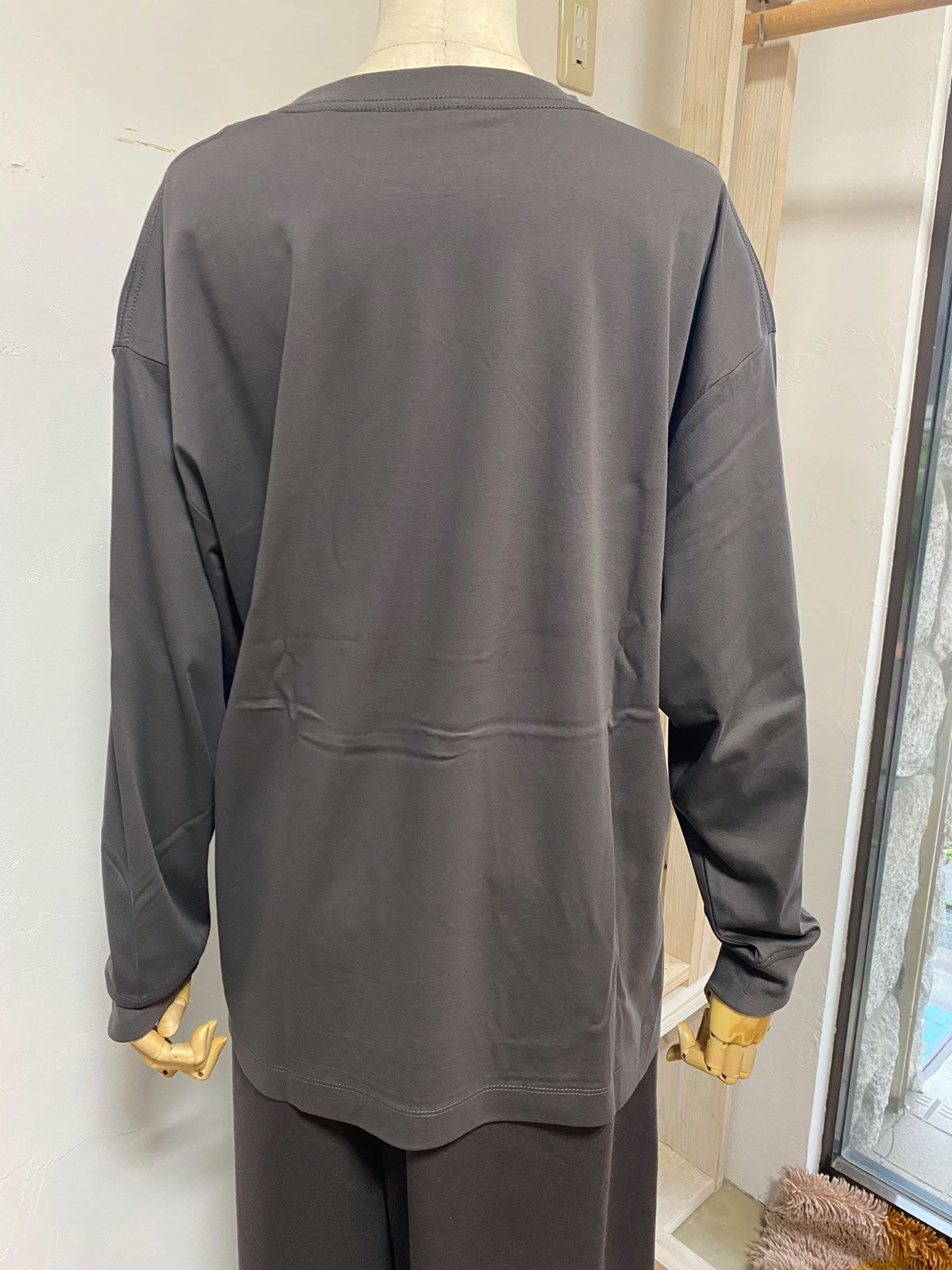 コンパクトスムース箔プリント ロングTシャツ グレー