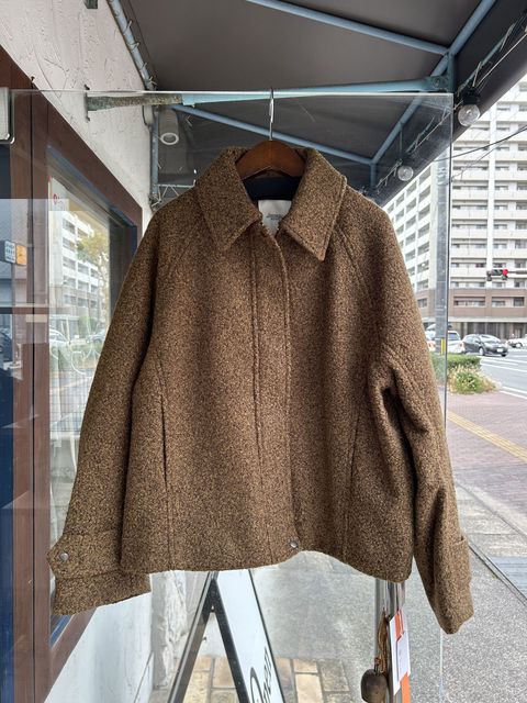 くるくるブークレショートブルゾン カーキブラウン