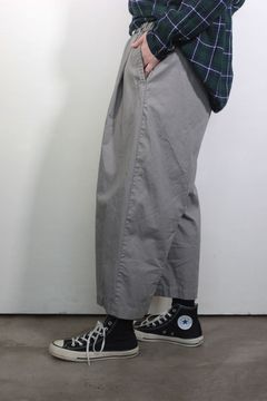 アシメタックイージーパンツ グレージュ