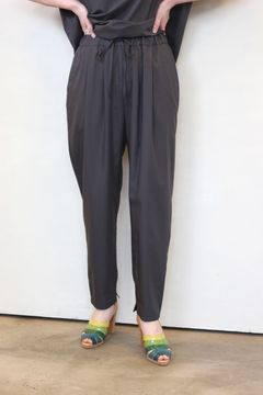 ツイルタックテーパードパンツ ダークグレー
