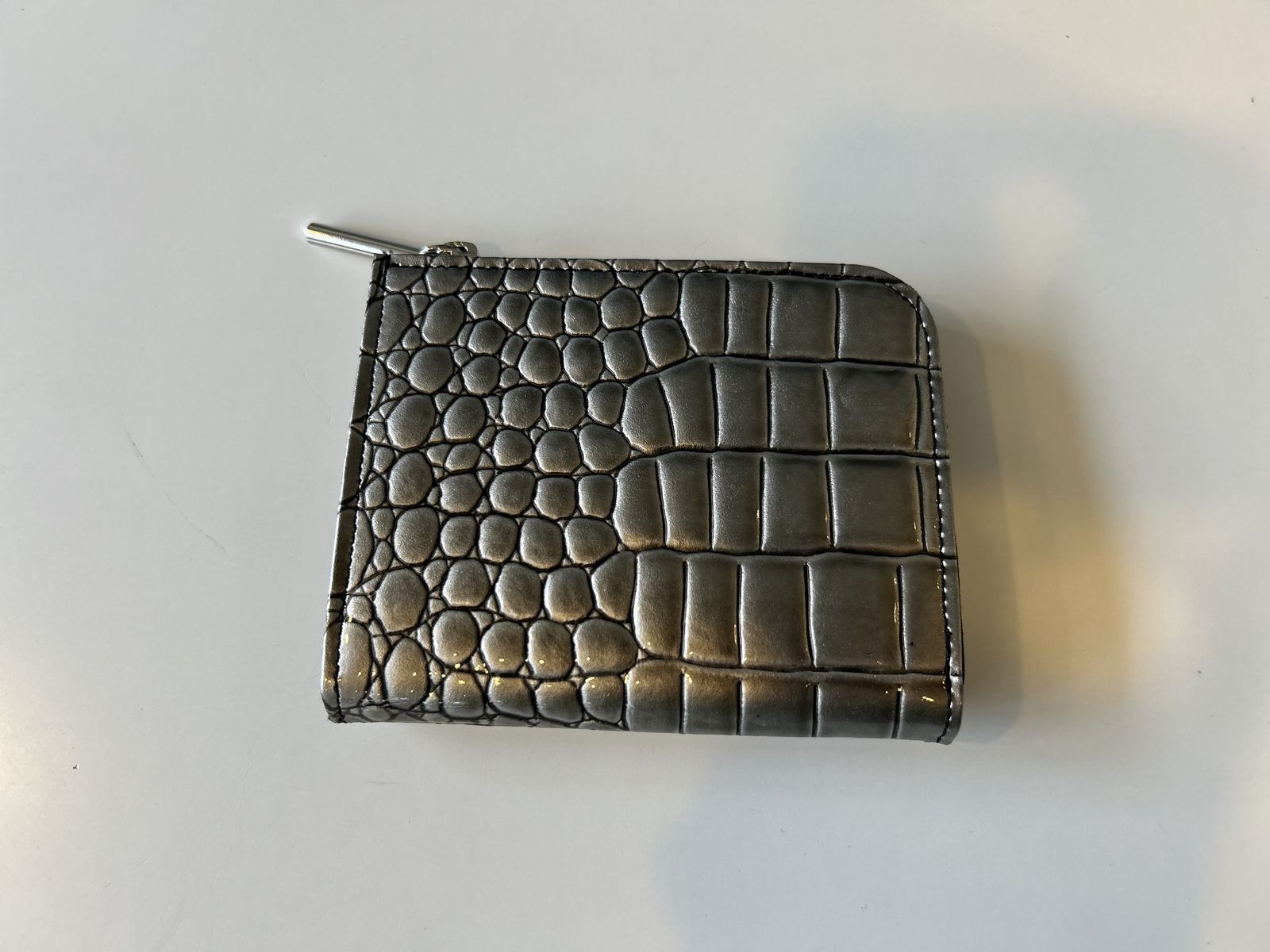 CORO Lジップ ショート ウォレット シルバー