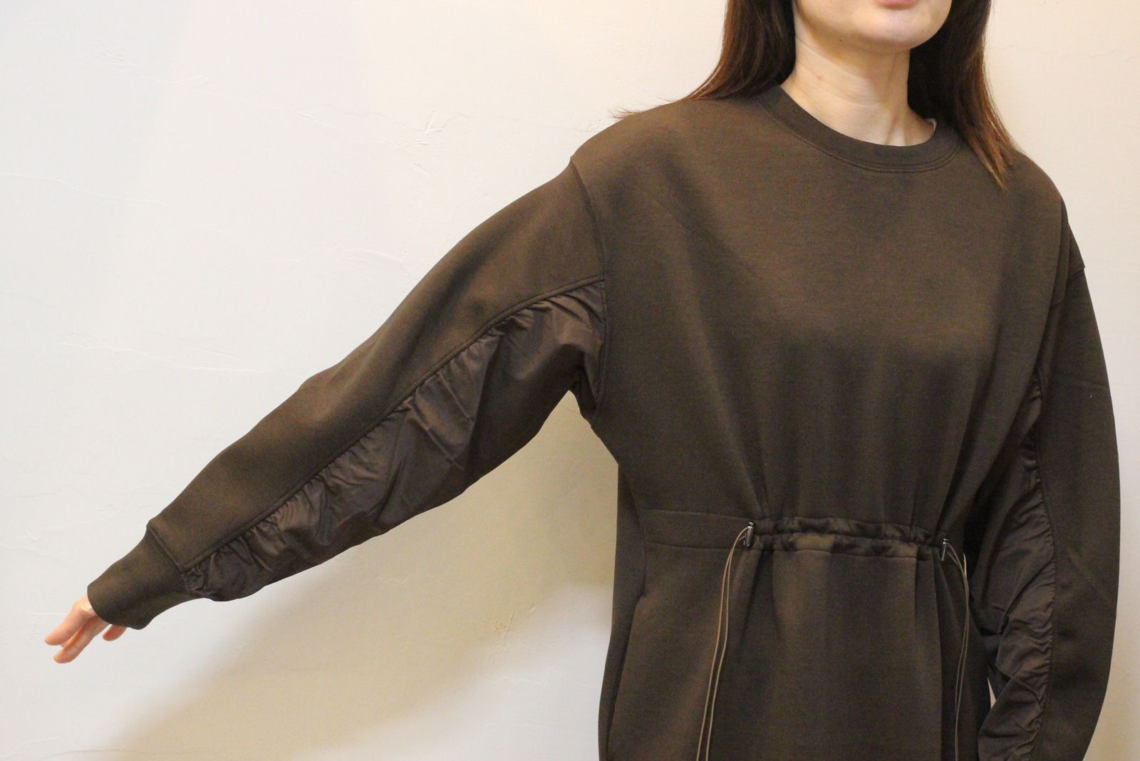 ダンボール ドロストワンピース ダークカーキ