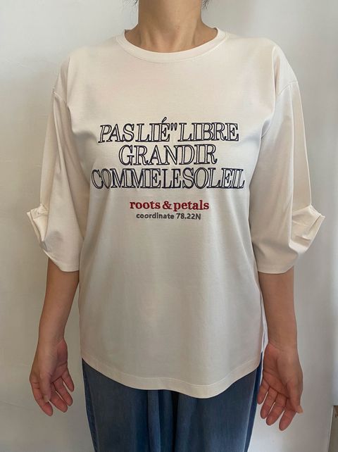 刺繍ロゴTシャツ アイボリー