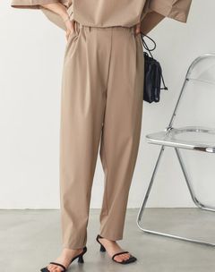 接触冷感テーパードパンツ ベージュ