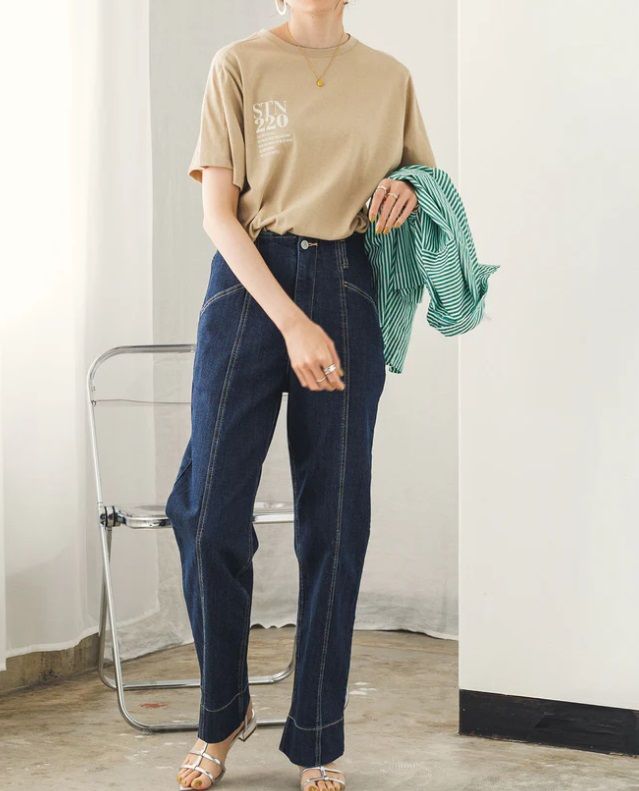 ロゴTシャツ ベージュ
