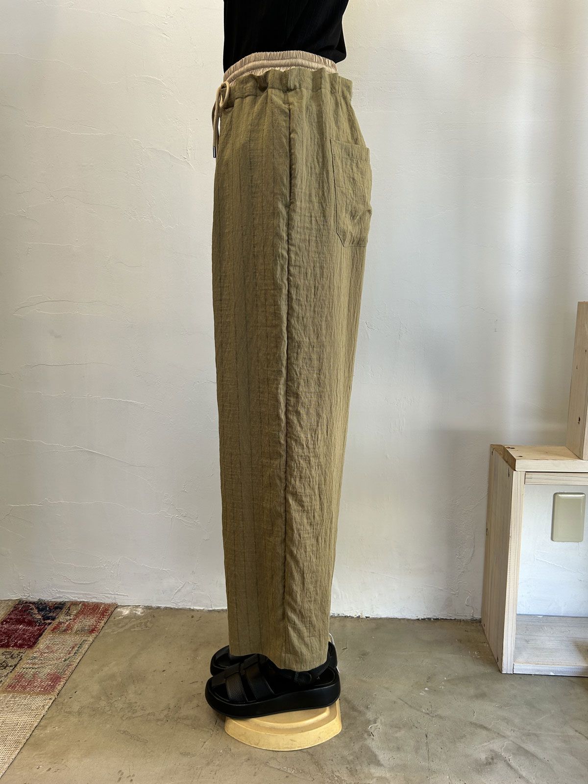 ストライプワイドストレートパンツ ライトオリーブ