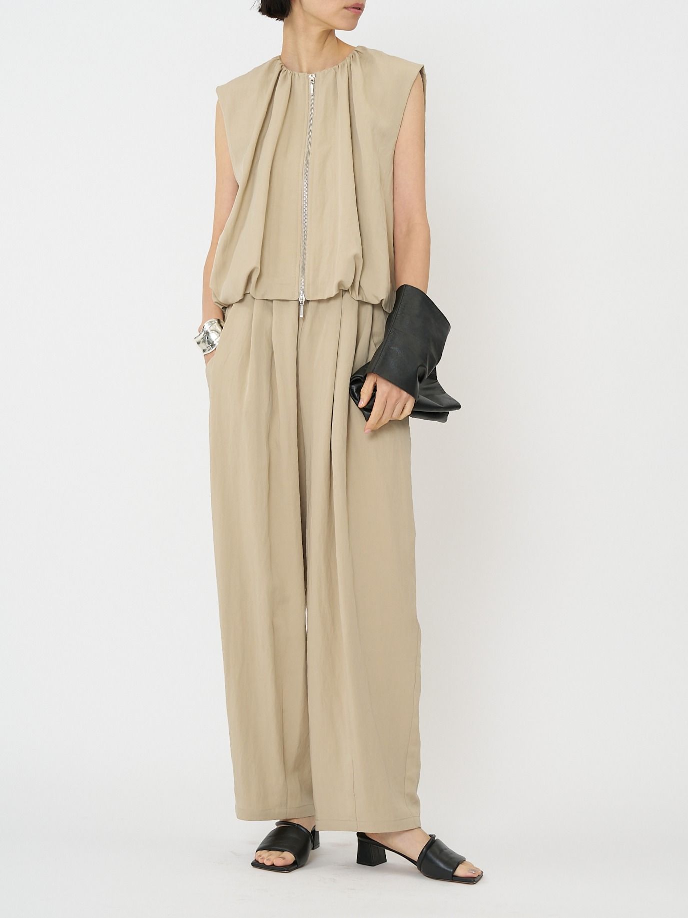 [3261-026MK] フロントタックカーヴィーPT アイボリー