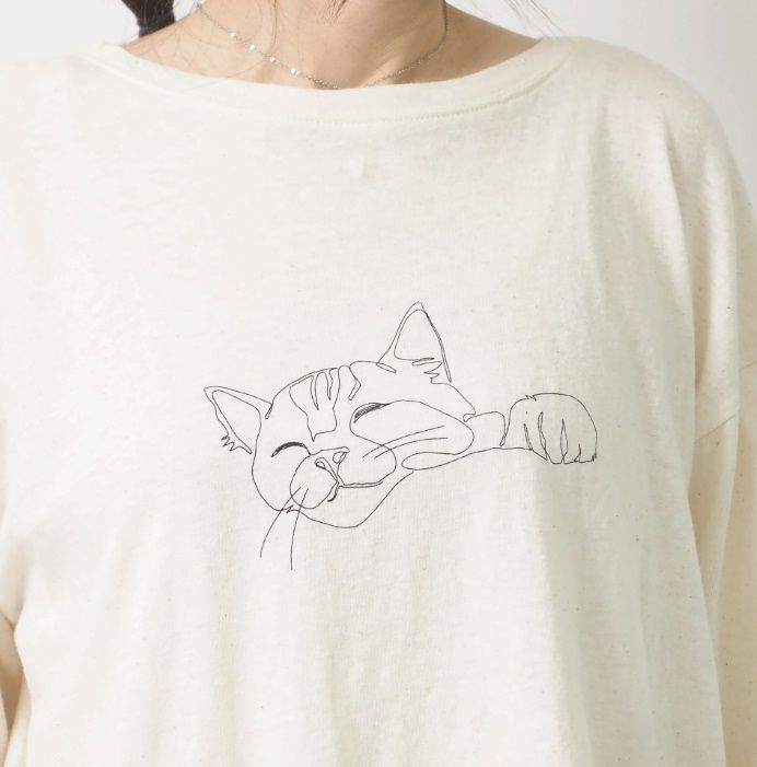 ムラ糸おやすみねこプリントT チャコール