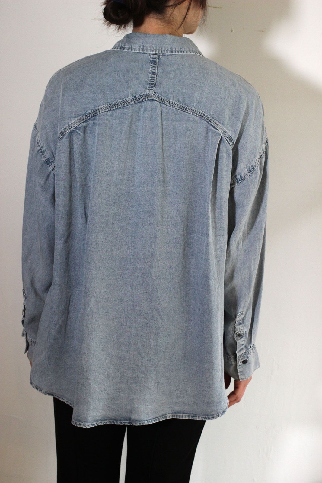 テンセルデニム製品染めオーバーサイズシャツ インディゴブルー