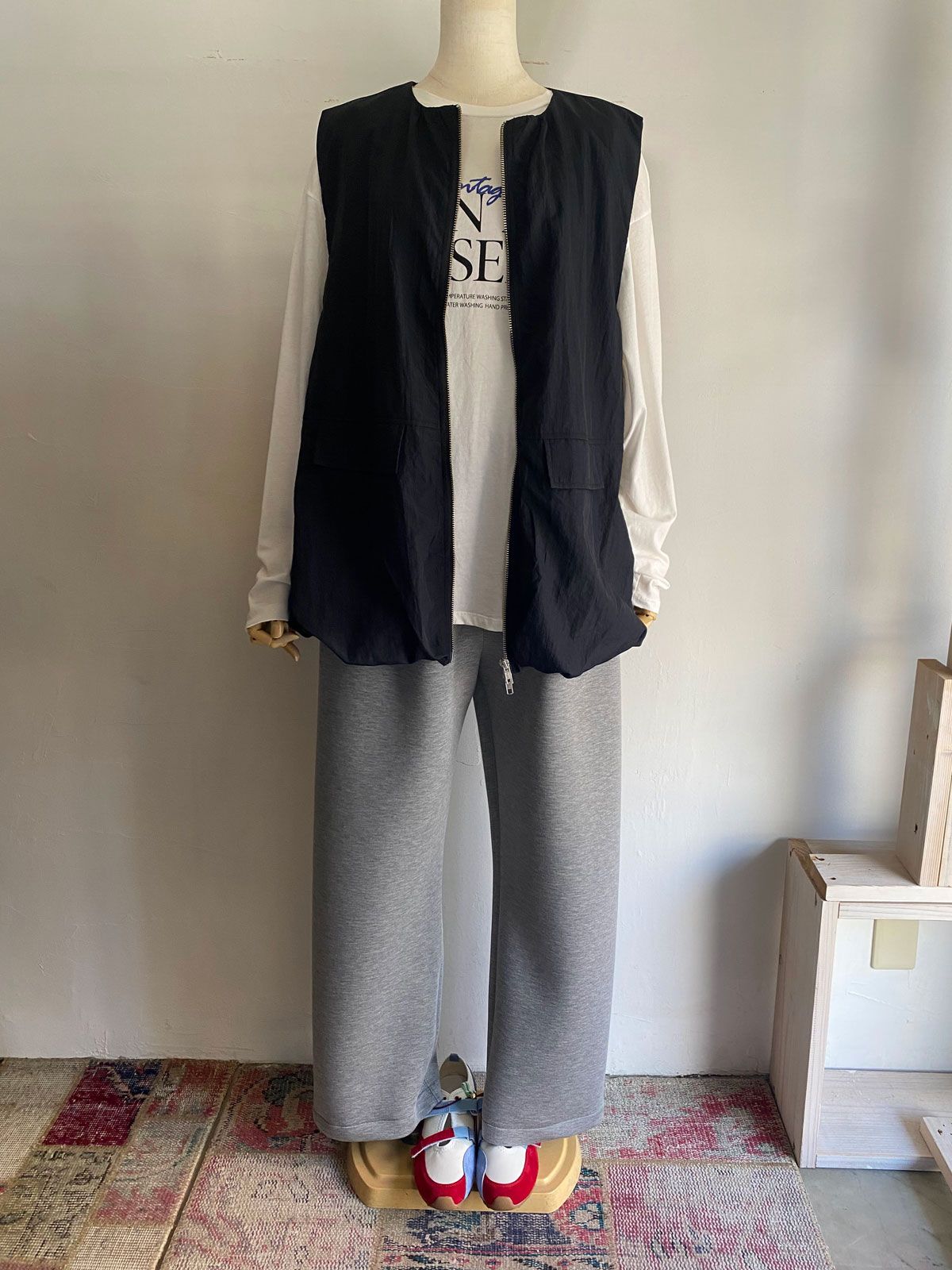 ナイロンベスト ブラック