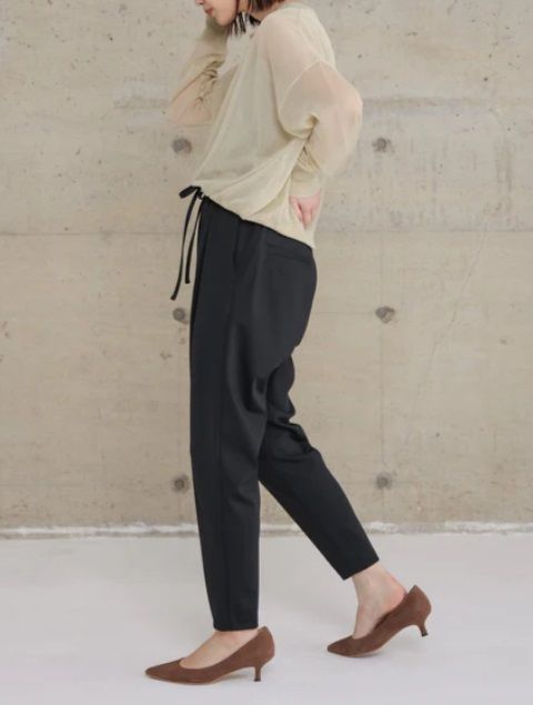 ハイテンションストレッチルーズテーパードパンツ ブラック