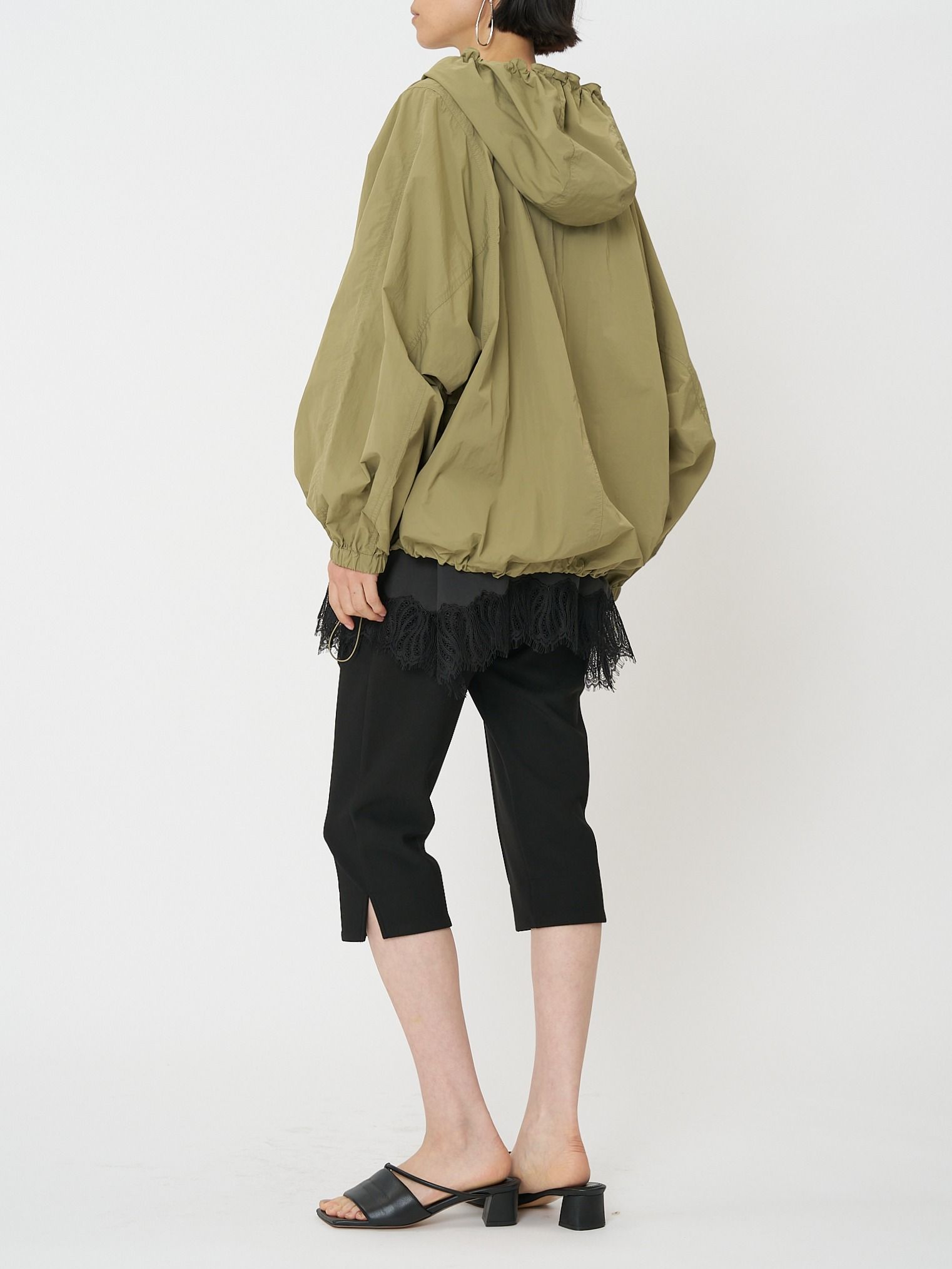 [3261-012KK] ストレッチカプリスリットPT ブラック