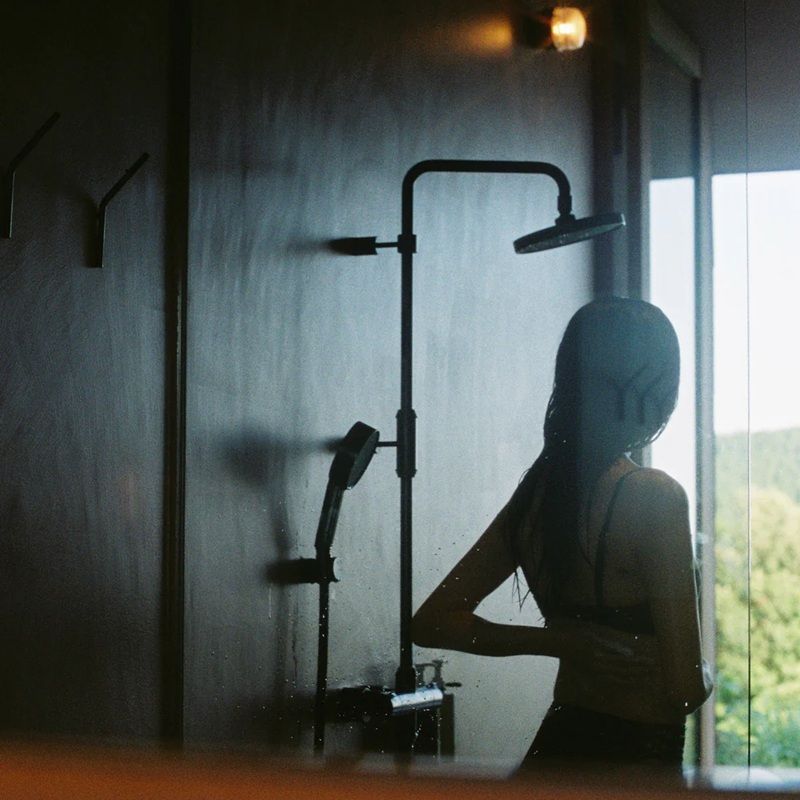 LIVING-OIL リキッドボディソープ Powdery Wood 400mL