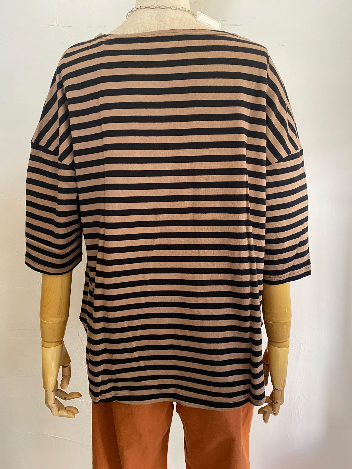 天竺BDミナミラウンドシャツ ブラック×モカ