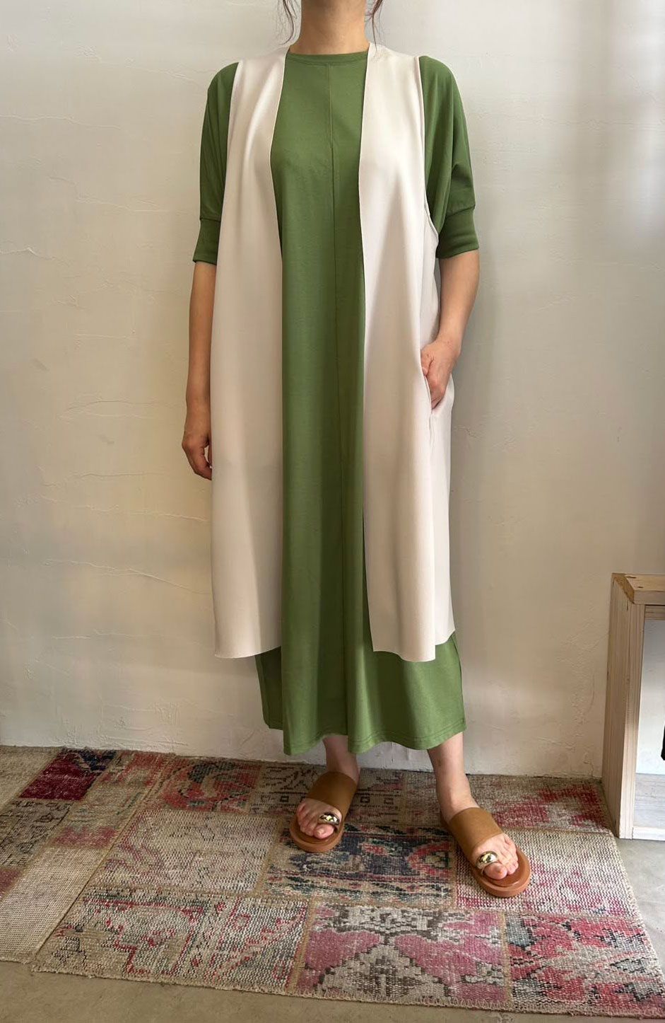 断ち切りダンボールニットロングジレ ベージュ