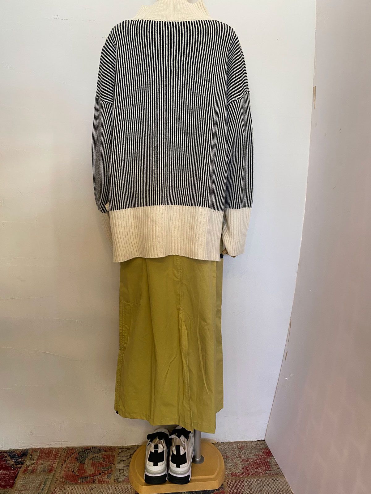 ストライプナンバー入りハイネック ホワイト