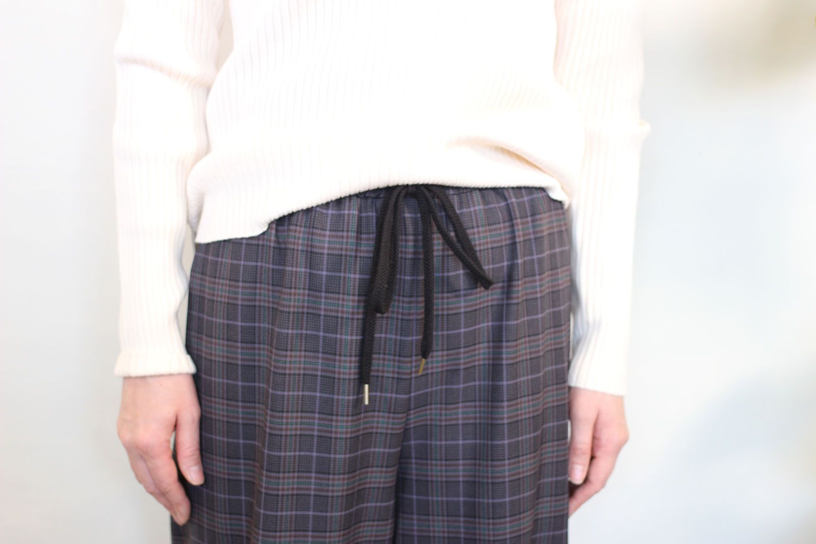 チェックストレートパンツ チャコール