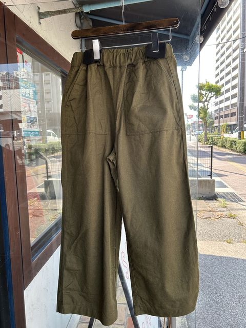 カツラギニューセリサイトベイカーパンツ オリーブ