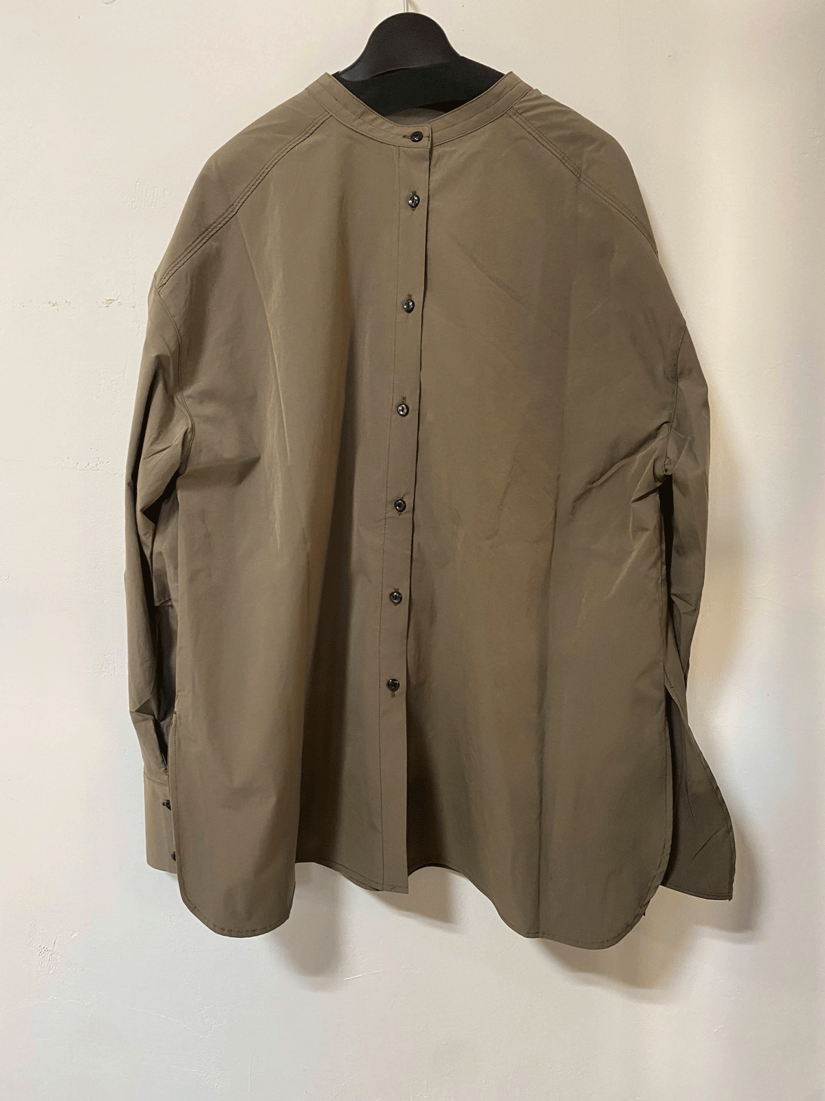 ポリエステルブロード フリルシャツ カーキ