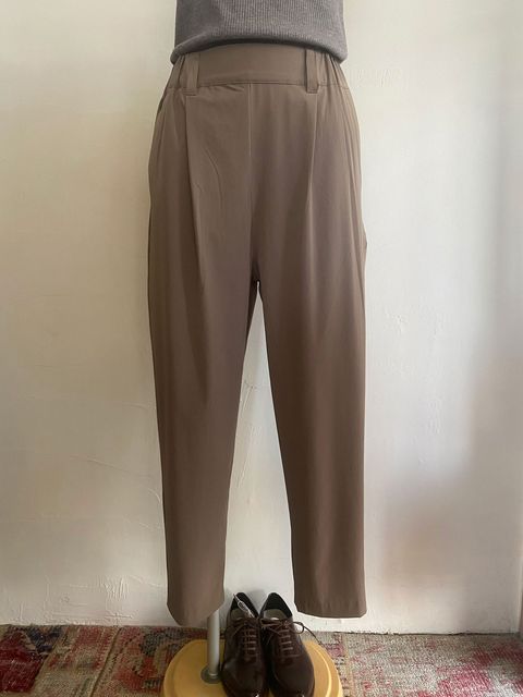 ICE TOUCH 接触冷感厚テーパードパンツ モカ