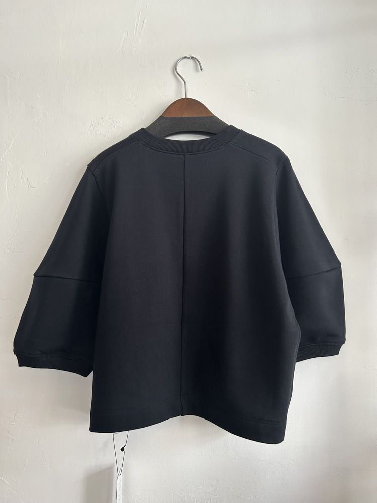 刺繍ロゴラグランスリーブ プルオーバー ブラック
