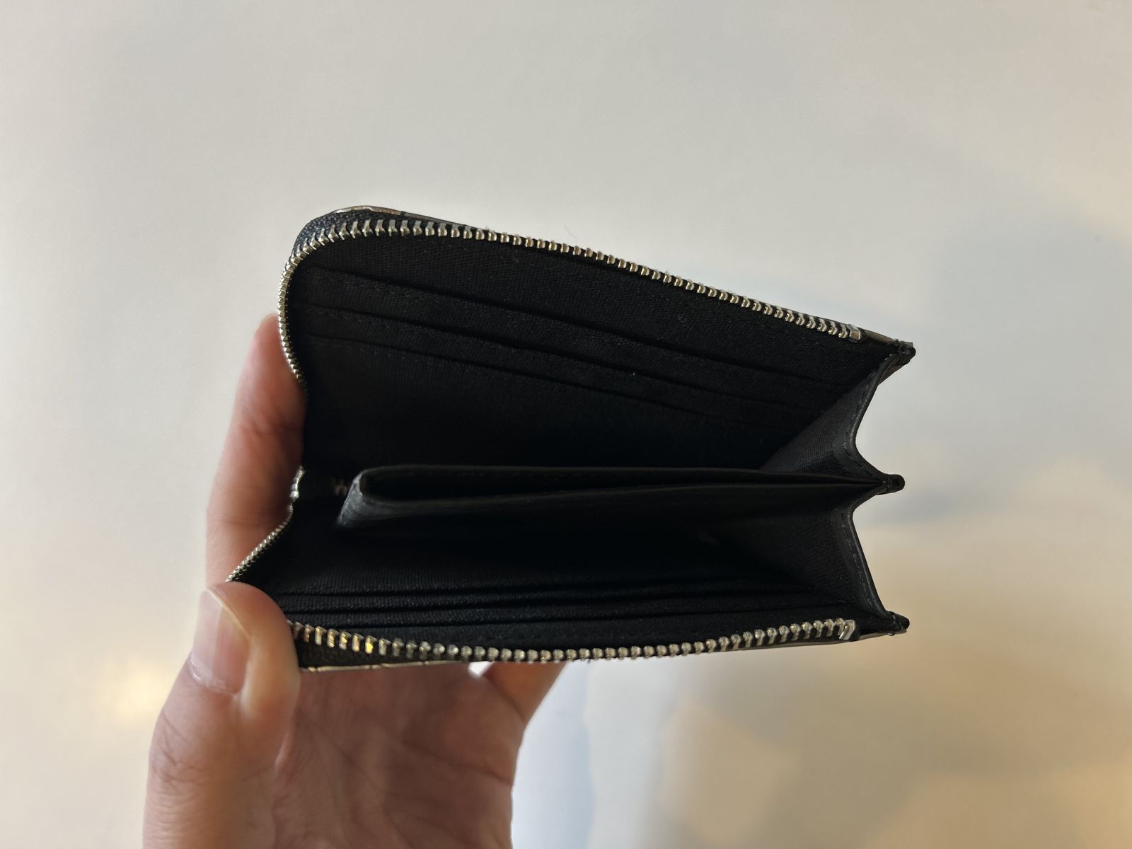 CORO Lジップ ショート ウォレット シルバー