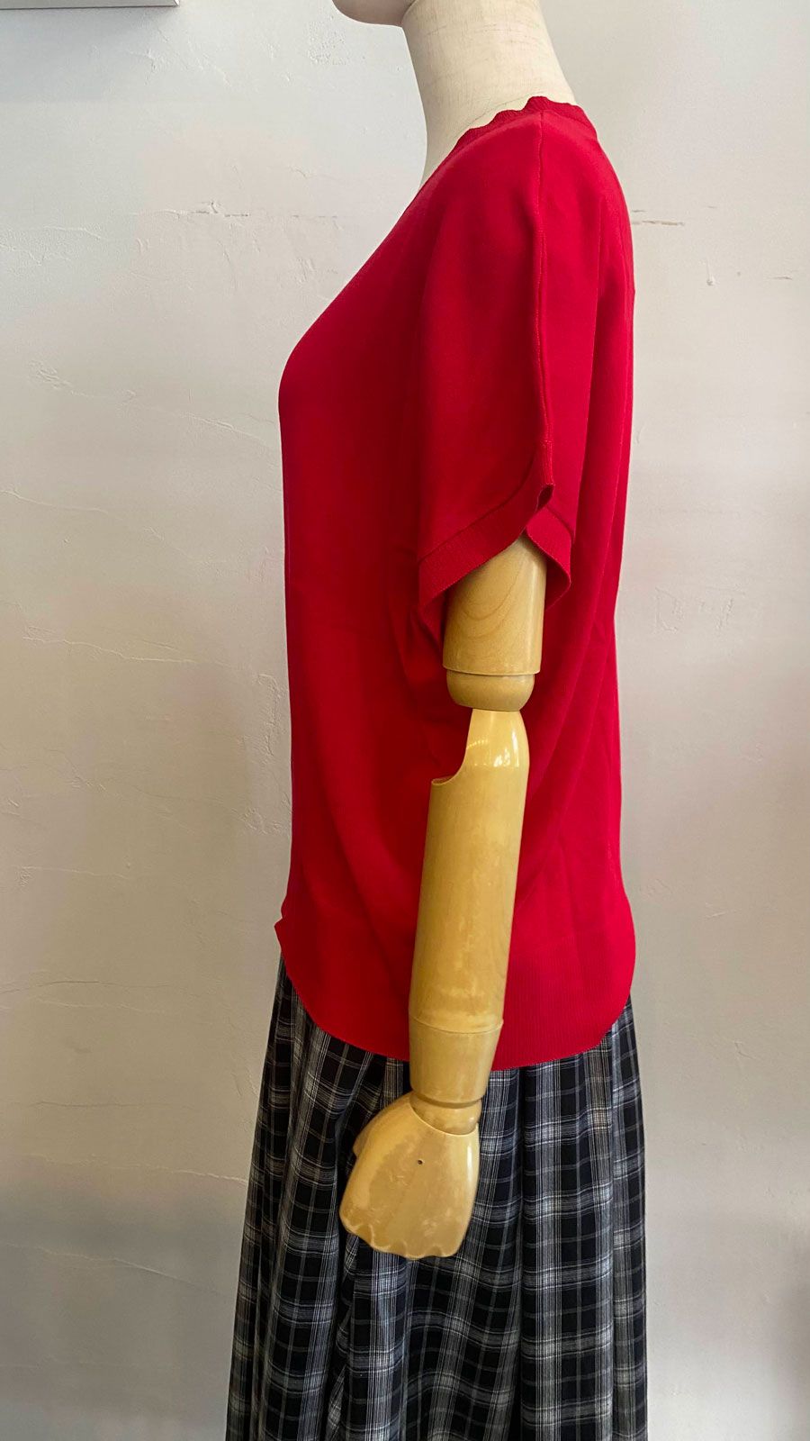 接触冷感 Vフレンチドルマンニット レッド
